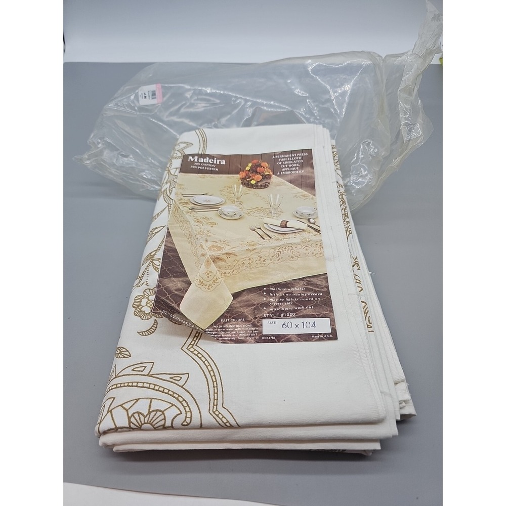 Vintage Madeira White Floral Embroidered Tablecloth 104 x 60 Cotton Flaw